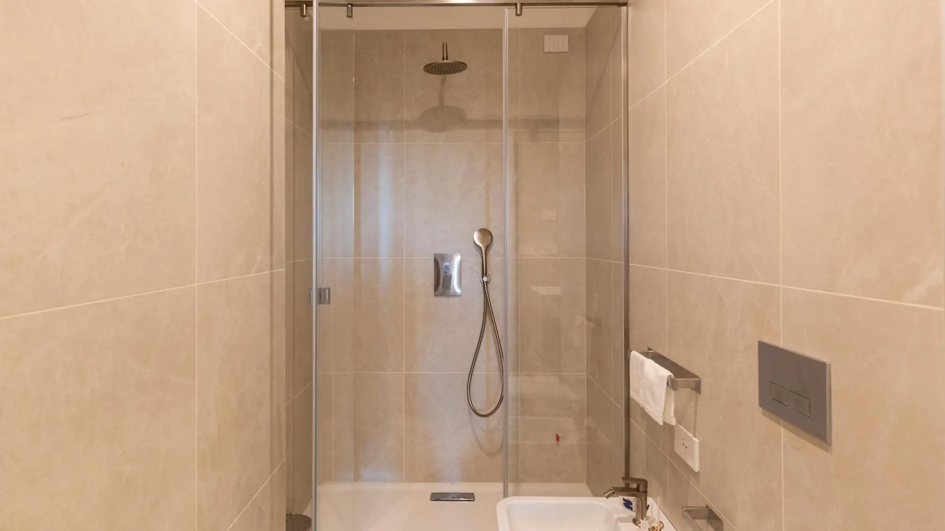 Torre Milano Luxury Apartment Itália